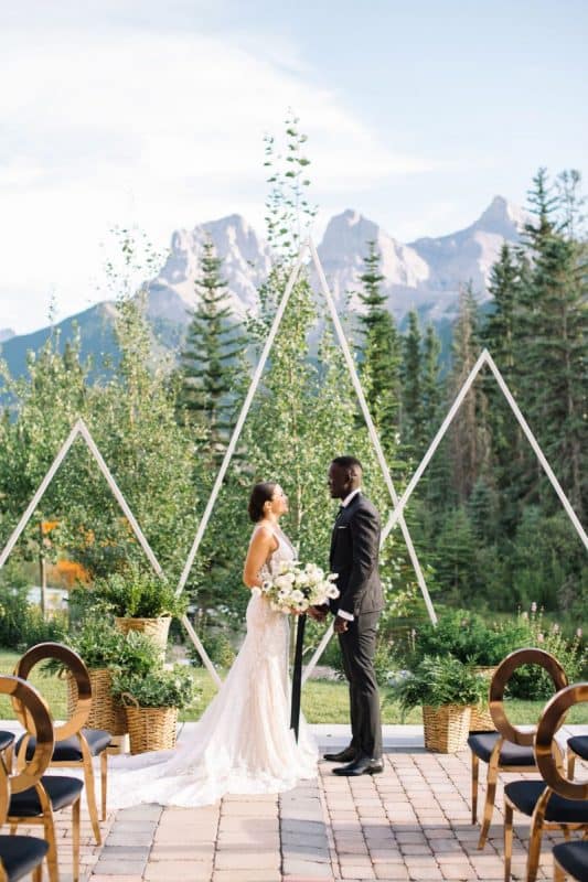 Canmore wedding The Malcolm luxury flowers Mountain Bride